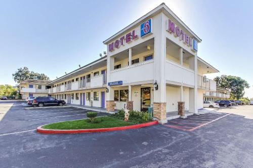 Фотография гостиницы Motel 6-Fremont, CA - South