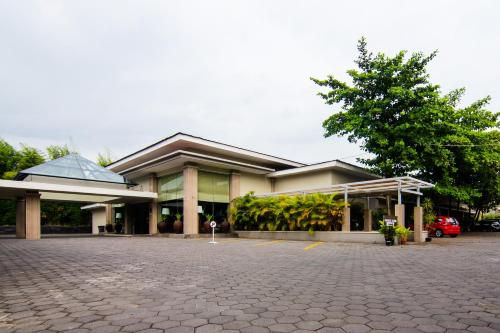 Фотографии гостиницы 
            Tasneem Convention Hotel Yogyakarta