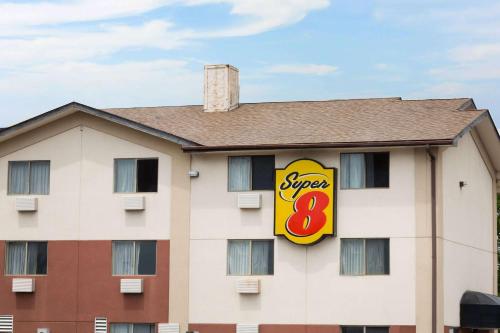 Фотография мотеля Super 8 by Wyndham Chester/Richmond Area