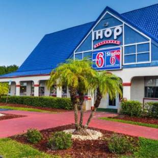 Фотографии гостиницы 
            Motel 6-Vero Beach, FL