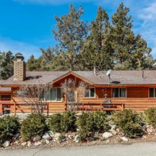 Фотография гостевого дома Shasta Mountain Cabin - 1916 by Big Bear Vacations