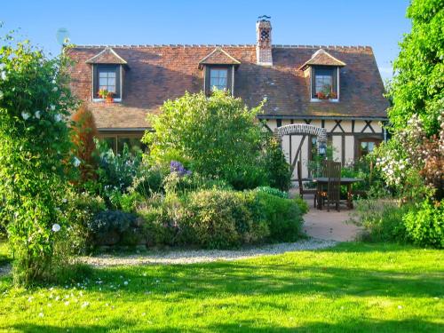 Фотографии гостевого дома 
            Maison de 3 chambres avec jardin clos et wifi a Cheronvilliers