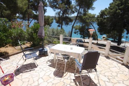 Фотография гостевого дома Apartments by the sea Mali Losinj (Losinj) - 2489