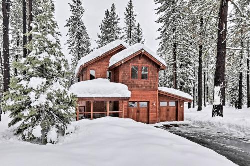 Фотографии гостевого дома 
            Mountain Modern Truckee Home with Deck and Views!