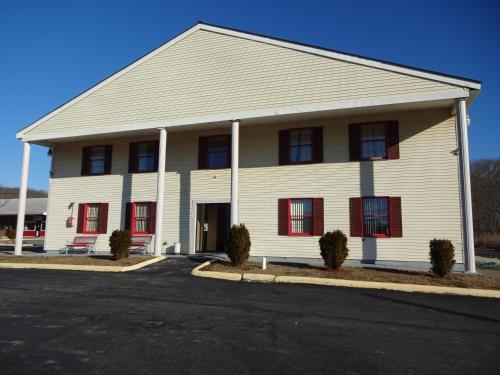 Фотография гостиницы Hilltop Express Inn