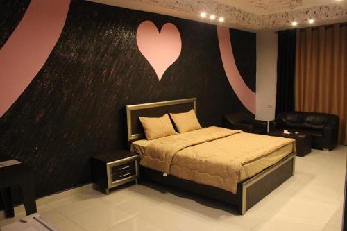 Фотография гостиницы Sara Crown Hotel