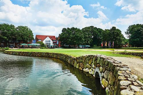 Фотография гостиницы Steigenberger Hotel Treudelberg Hamburg