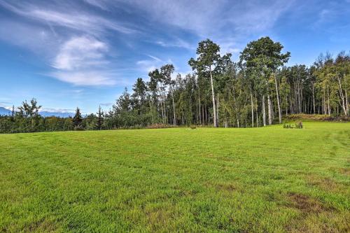 Фотографии гостевого дома 
            Secluded Palmer Home with Mountain Views!