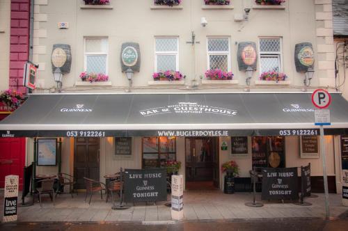 Фотография гостевого дома Bugler Doyles Bar & Townhouse