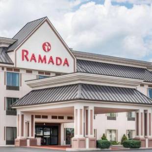 Фотографии гостиницы 
            Ramada by Wyndham Harrisburg/Hershey Area