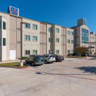 Фотографии гостиницы 
            Motel 6-San Antonio, TX - Airport