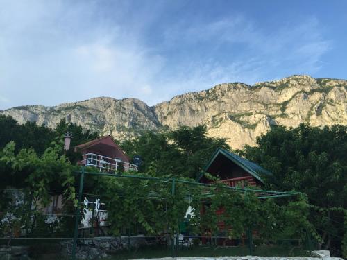 Фотография гостевого дома Holiday Village Ostrog