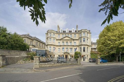 Фотография гостиницы Lansdown Grove Hotel