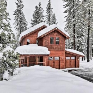 Фотография гостевого дома Mountain Modern Truckee Home with Deck and Views!