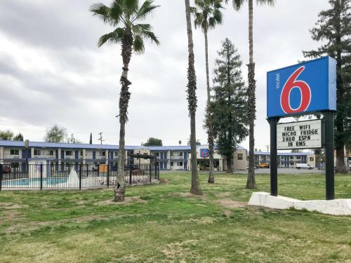 Фотография гостиницы Motel 6-Visalia, CA