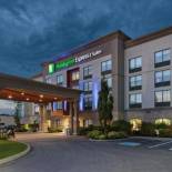 Фотография гостиницы Holiday Inn Express & Suites - Belleville, an IHG Hotel