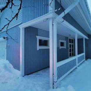 Фотографии гостевого дома 
            Villa Arktika porealtaallinen mökki Nuorgamissa Tenojoen ja tunturien vieressä
