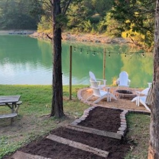 Фотография гостевого дома Smoky Mtn Lakefront Cabin with Hot Tub and Fire Pit!