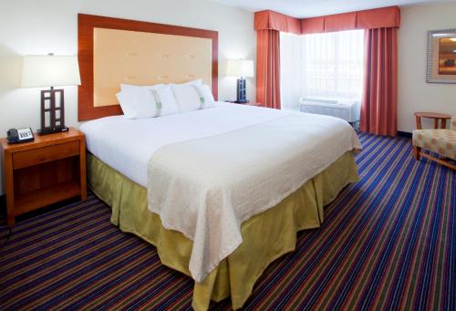 Фотография гостиницы Holiday Inn Petersburg North- Fort Lee, an IHG Hotel