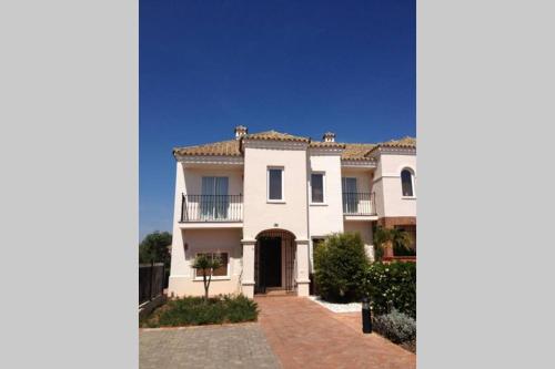 Фотографии гостевого дома 
            Arcos Gardens Golf Club, Luxury Townhouse in Arcos de la Frontera - Andalucia