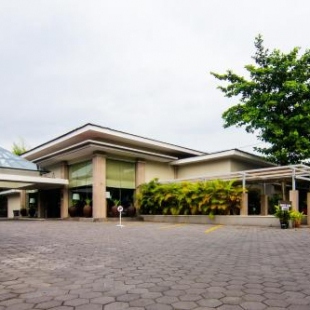 Фотография гостиницы Tasneem Convention Hotel Yogyakarta