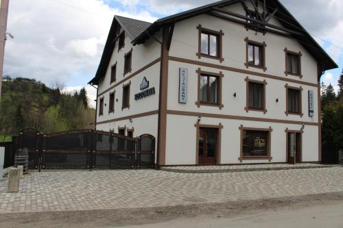 Фотография гостиницы Kolochava Hotel & Restaurant