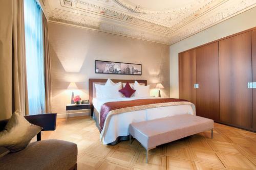 Фотография гостиницы Alden Suite Hotel Splügenschloss Zurich