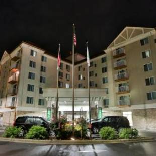 Фотографии гостиницы 
            Holiday Inn Express & Suites Asheville Downtown, an IHG Hotel