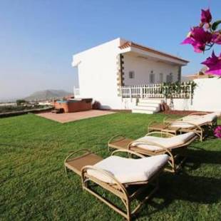 Фотографии гостевого дома 
            Villa Albe, jacuzzi con vistas al mar