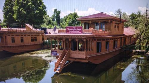 Фотографии гостиницы 
            WelcomHeritage Gurkha Houseboats