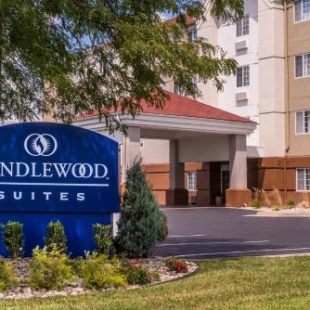 Фотография гостиницы Candlewood Suites - Topeka West, an IHG Hotel