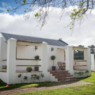 Фотографии гостевого дома 
            Raithby Winelands Historical Cottage