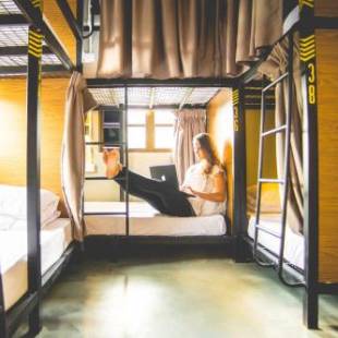 Фотографии хостела 
            Traveller Bunker Hostel 1