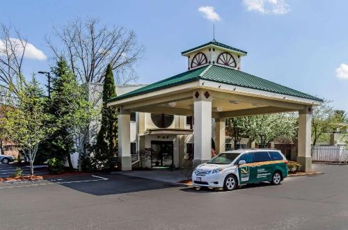 Фотографии гостиницы 
            Quality Inn & Suites Lexington