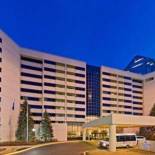 Фотография гостиницы Hilton Suites Chicago/Oakbrook Terrace