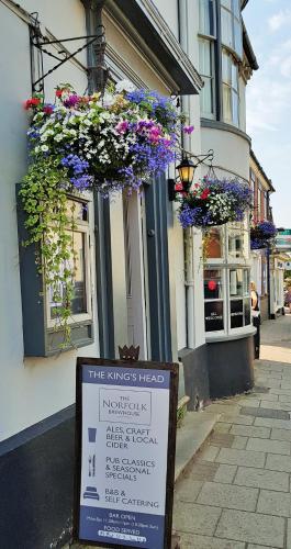 Фотография мини отеля Kings Head Holt