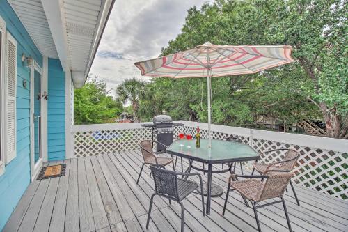 Фотографии гостевого дома 
            Tybee Island Home with Game Room and Pet-Friendly Yard!