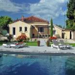 Фотография гостевого дома Spacious Holiday Home in Provence with Private Pool