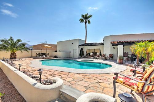 Фотографии гостевого дома 
            Bright Cottage with Pool and Spa - 5 Mi to Lake Havasu