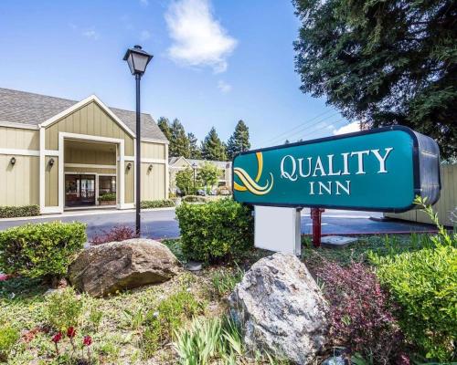 Фотография гостиницы Quality Inn Petaluma