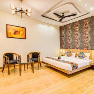 Фотографии гостиницы 
            FabHotel Prime Om Epic Vijay Nagar - Fully Vaccinated Staff