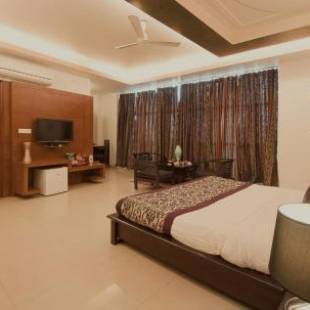 Фотографии гостиницы 
            Hotel Delhi 37 Near - Delhi Airport