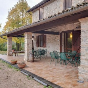 Фотография гостевого дома Magnificent Farmhouse in Sant'Angelo in Vado with Garden