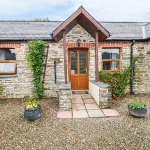 Фотография гостевого дома Kingfisher Cottage, Whitland