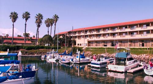 Фотография гостиницы Holiday Inn Express Hotel & Suites Ventura Harbor, an IHG Hotel