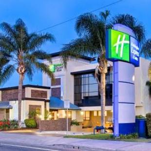 Фотографии гостиницы 
            Holiday Inn Express Costa Mesa, an IHG Hotel