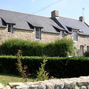 Фотография гостевого дома Maison de 3 chambres avec jardin clos et wifi a Erdeven a 4 km de la plage