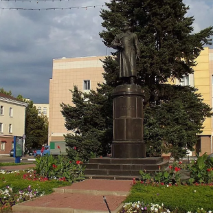 Памятник апанасенко в белгороде фото