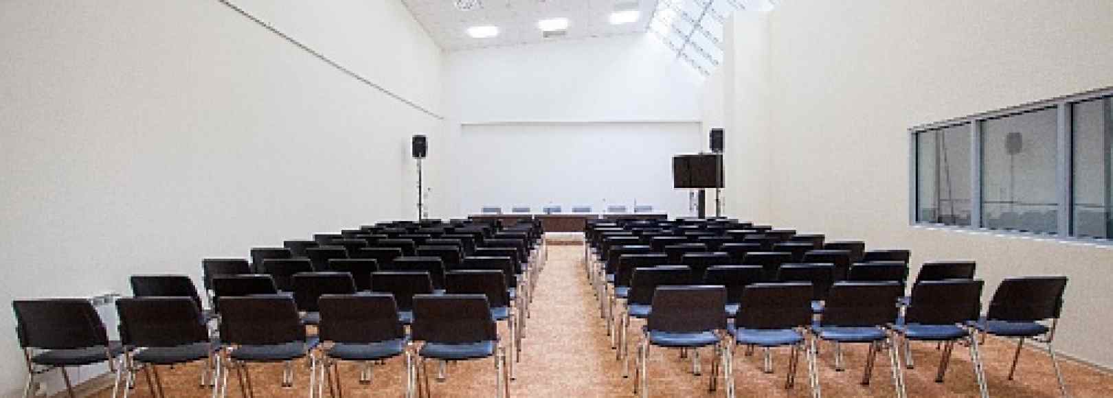 Фотография конференц-зала Конгресс-холл Торатау Выставочный зал