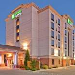 Фотография гостиницы Holiday Inn Express Hotel & Suites Bloomington, an IHG Hotel